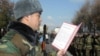 Кыргыз жоокери ант берүүдө