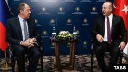Lavrov i Čavušoglu telefonom razgovarali o što bržem okonačnju vojnih aktivnosti u Siriji, te odvajanju umjerenih opozicijskih grupa od terorističkih