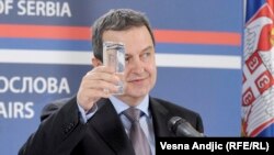 S obzirom na odnose koje premijer Srbije gradi sa Nemačkom, retorika Ivice Dačića je prilično odstupanje od toga.