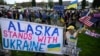 Акції на підтримку України в Анкориджі, де відбуватиметься зустріч Трампа з Путінми. Аляска 14 серпня 2025 року