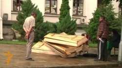 Luhansk Prepares Coffins For Killed Rebels